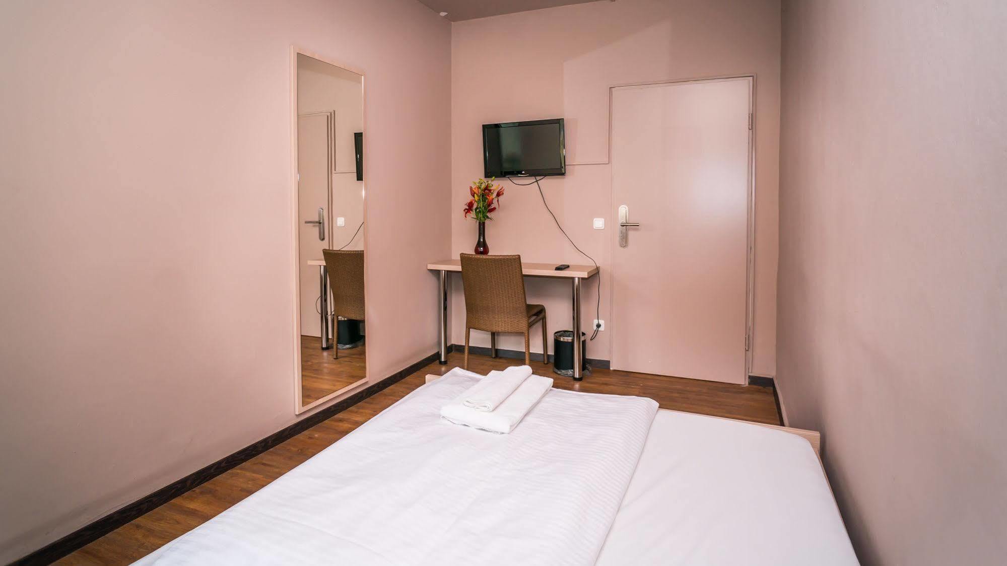 Smart Stay - Hostel Munich City Ngoại thất bức ảnh