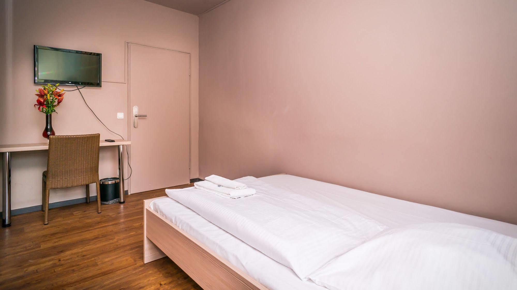 Smart Stay - Hostel Munich City Ngoại thất bức ảnh